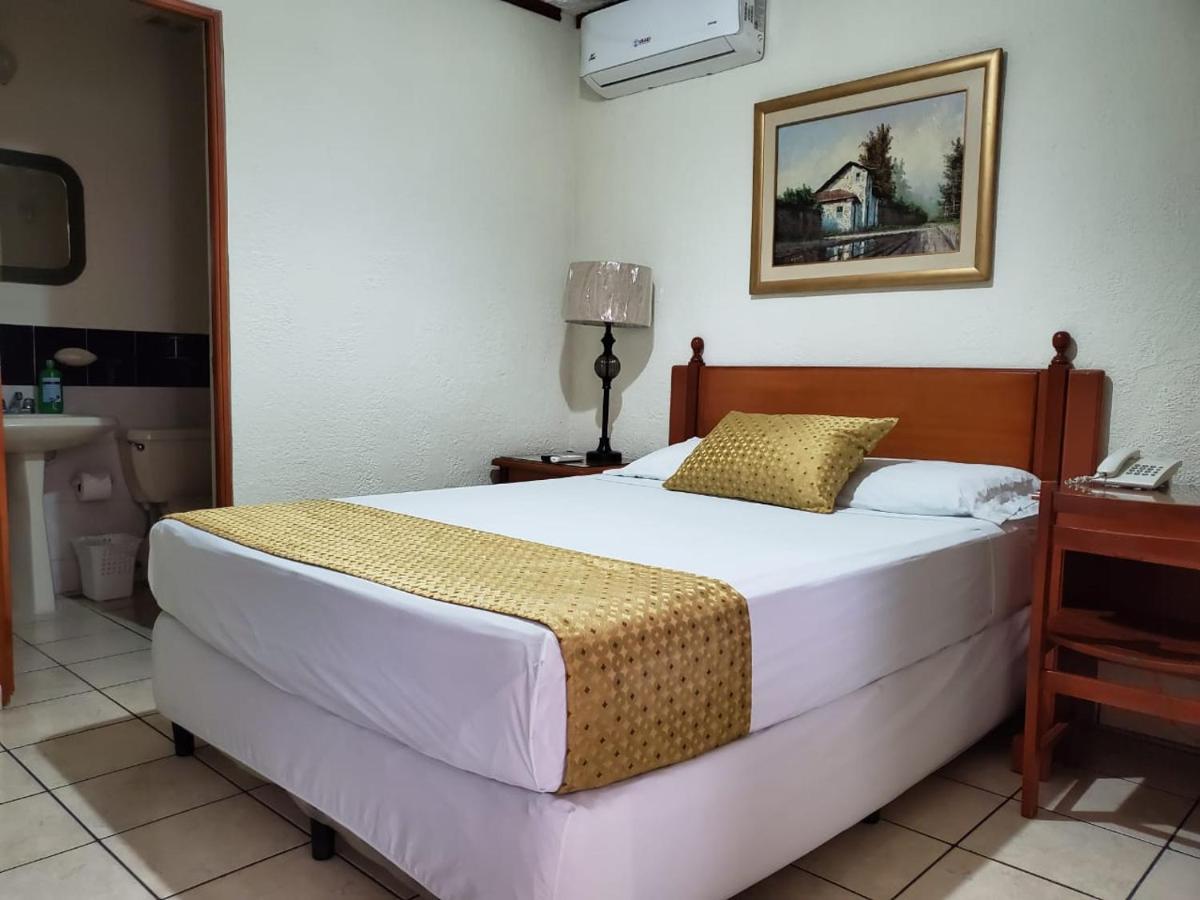 Hotel Villa Serena Escalon سان سلفادور المظهر الخارجي الصورة