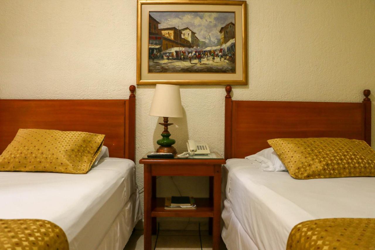 Hotel Villa Serena Escalon سان سلفادور المظهر الخارجي الصورة