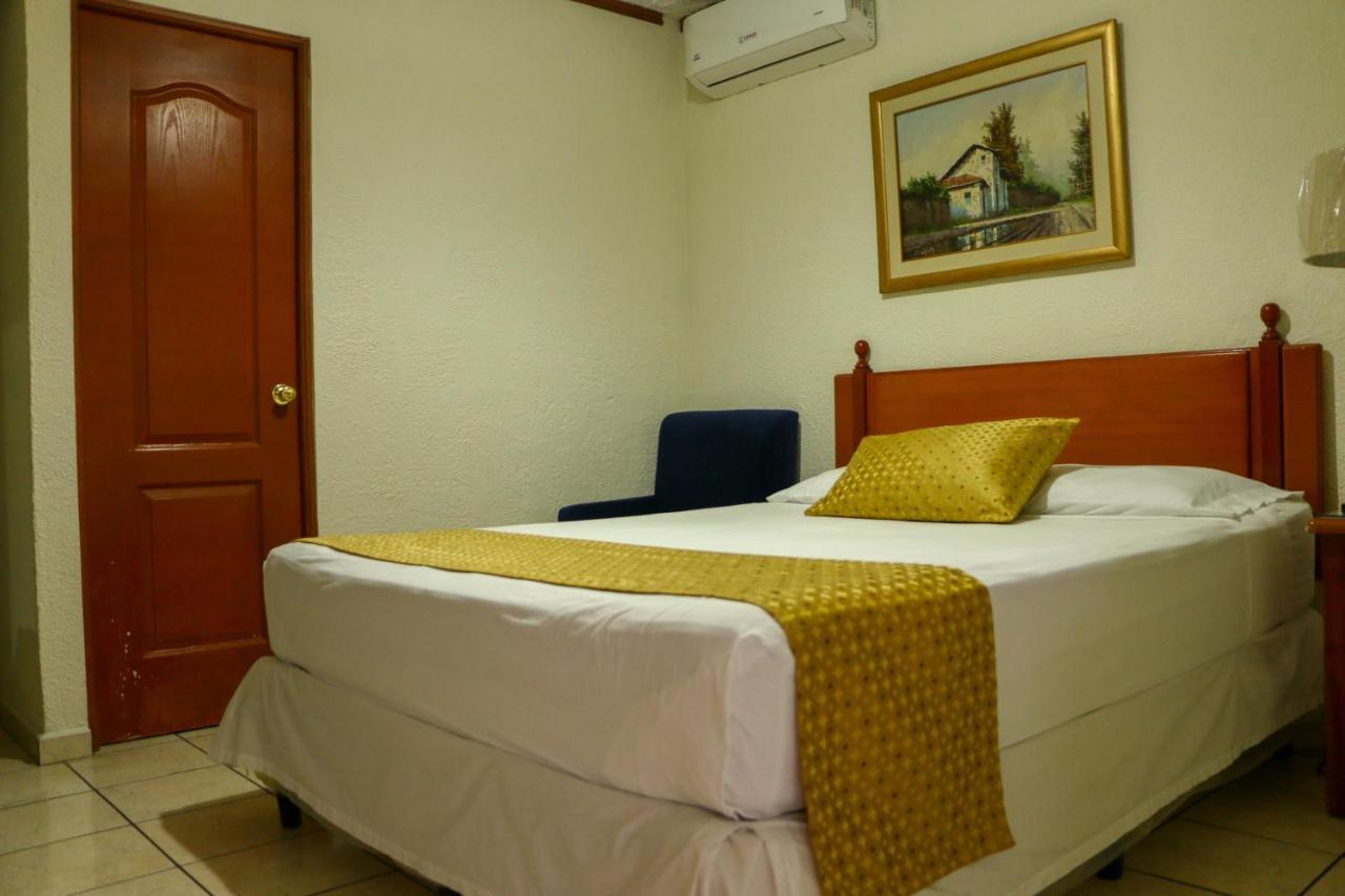 Hotel Villa Serena Escalon سان سلفادور المظهر الخارجي الصورة