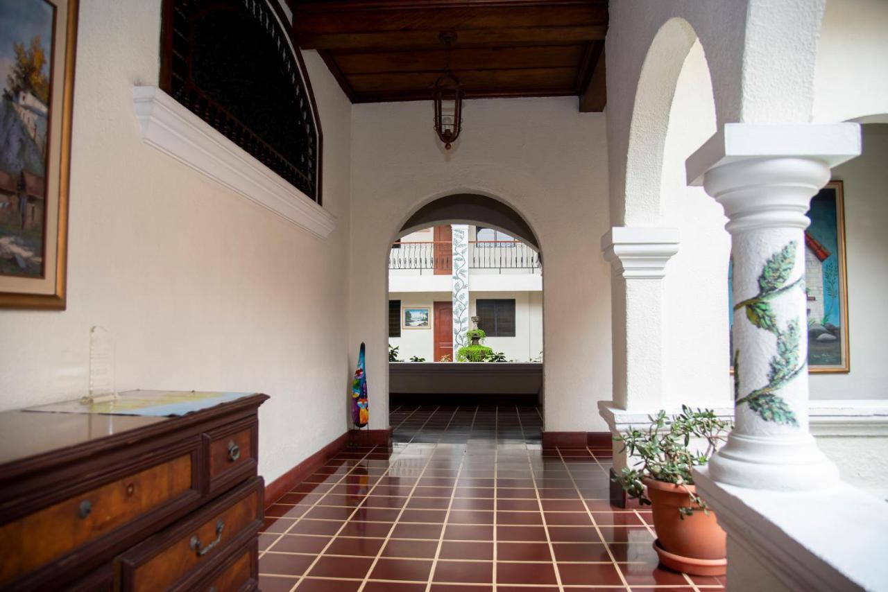 Hotel Villa Serena Escalon سان سلفادور المظهر الخارجي الصورة