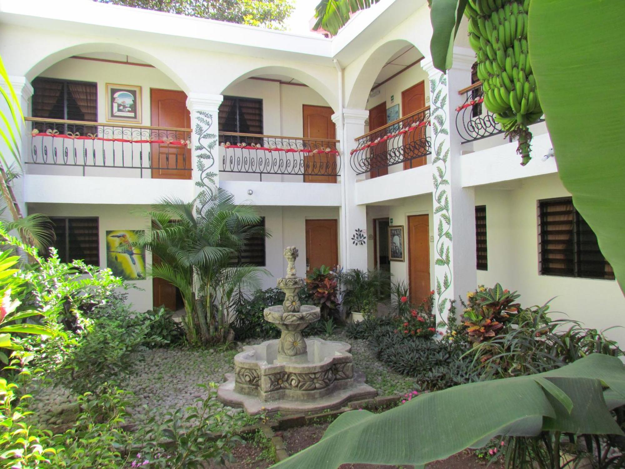 Hotel Villa Serena Escalon سان سلفادور المظهر الخارجي الصورة