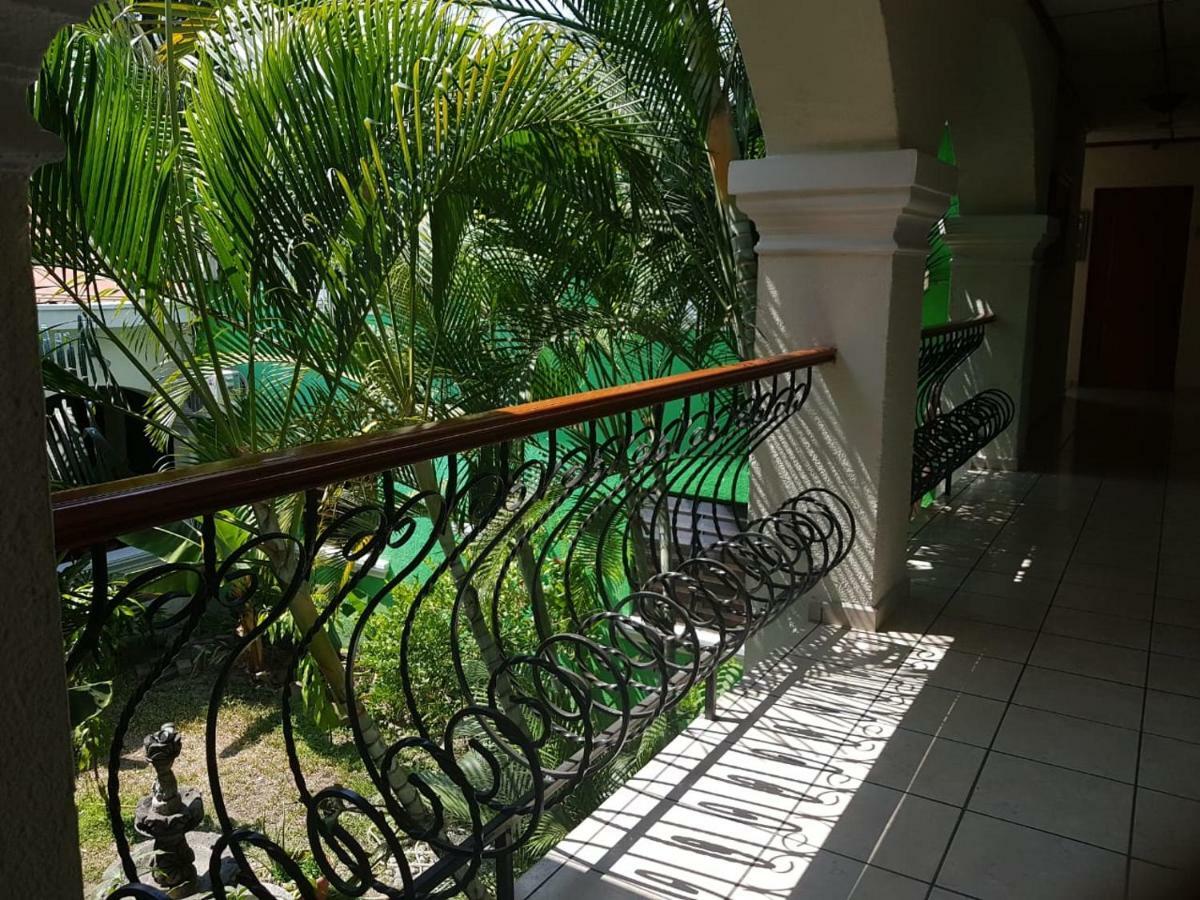 Hotel Villa Serena Escalon سان سلفادور المظهر الخارجي الصورة