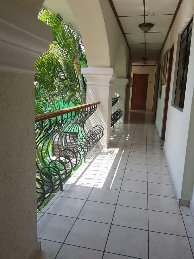 Hotel Villa Serena Escalon سان سلفادور المظهر الخارجي الصورة