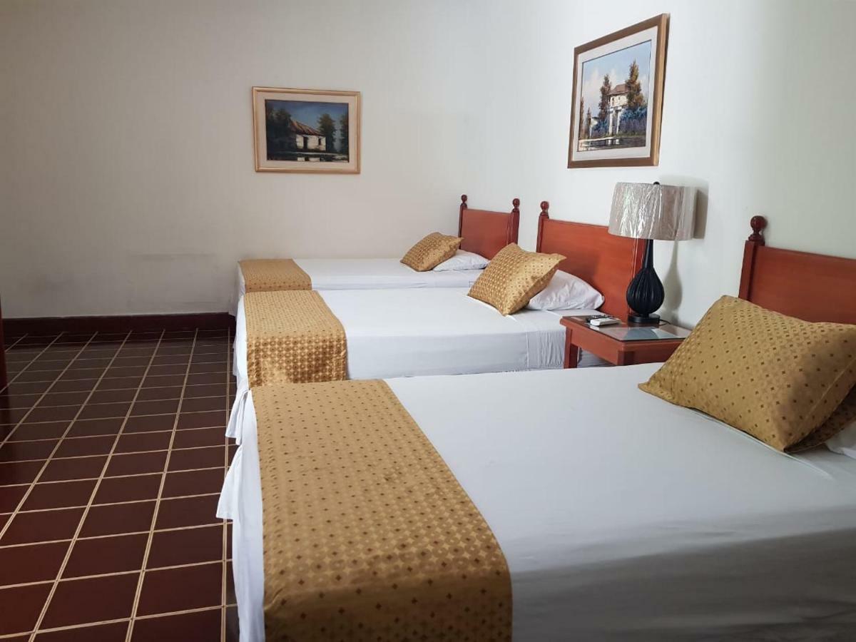 Hotel Villa Serena Escalon سان سلفادور المظهر الخارجي الصورة